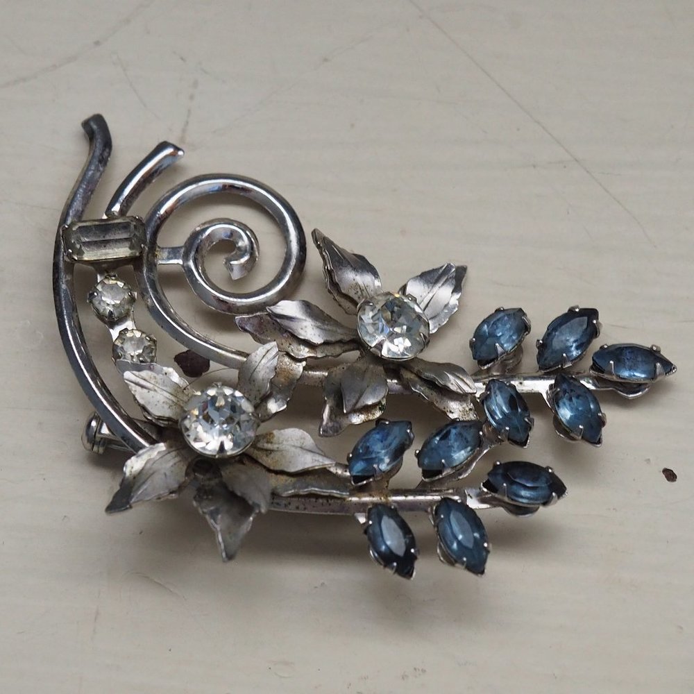 Vintage Blue and Silver Floral Bouquet Brooch - Picture 6 of 9